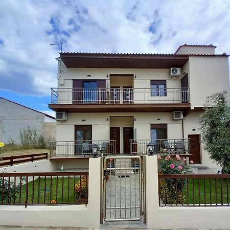 Maria Dina Apartments 1 Potos Dış mekan fotoğraf