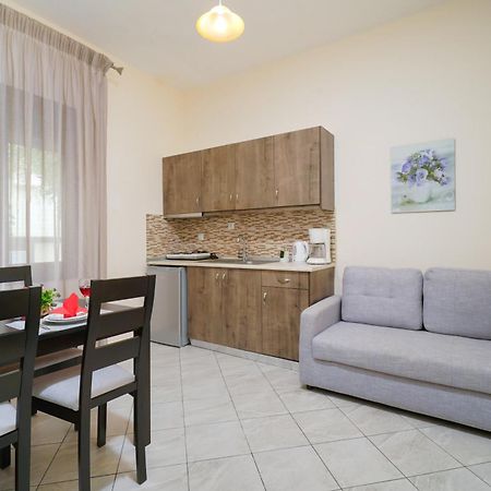 Maria Dina Apartments 1 Potos Dış mekan fotoğraf
