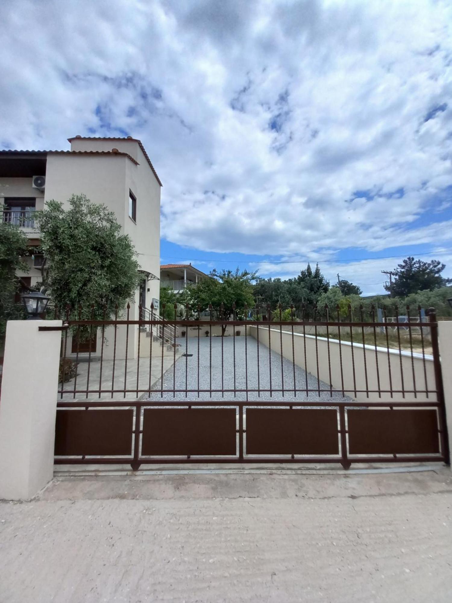 Maria Dina Apartments 1 Potos Dış mekan fotoğraf