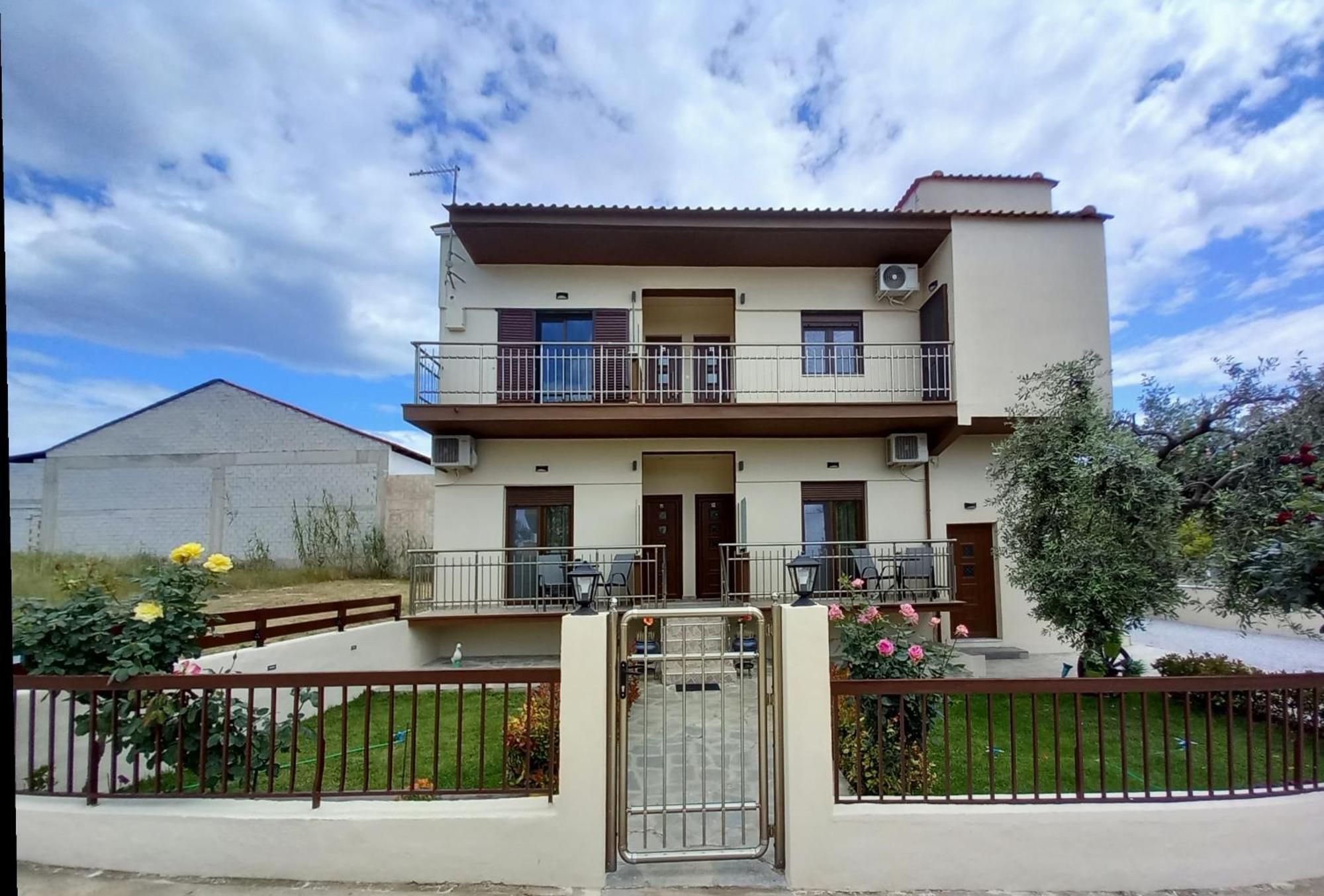 Maria Dina Apartments 1 Potos Dış mekan fotoğraf