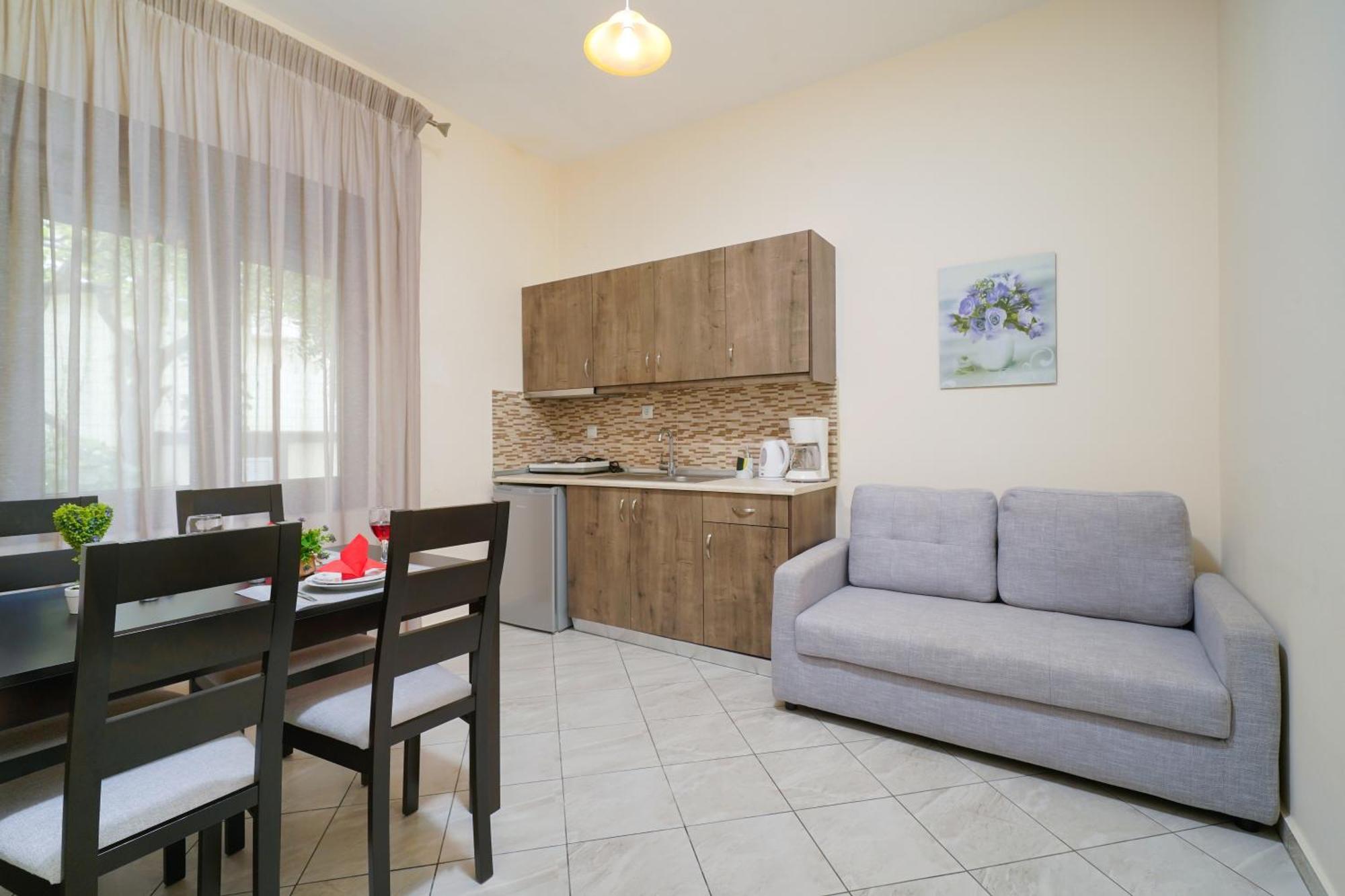 Maria Dina Apartments 1 Potos Dış mekan fotoğraf