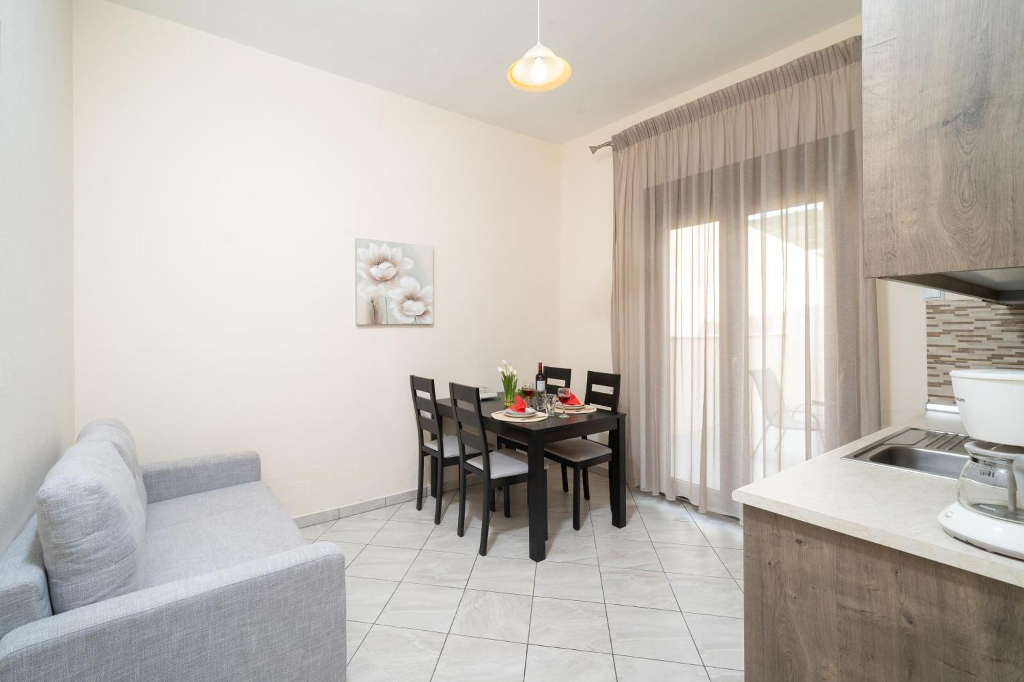 Maria Dina Apartments 1 Potos Dış mekan fotoğraf