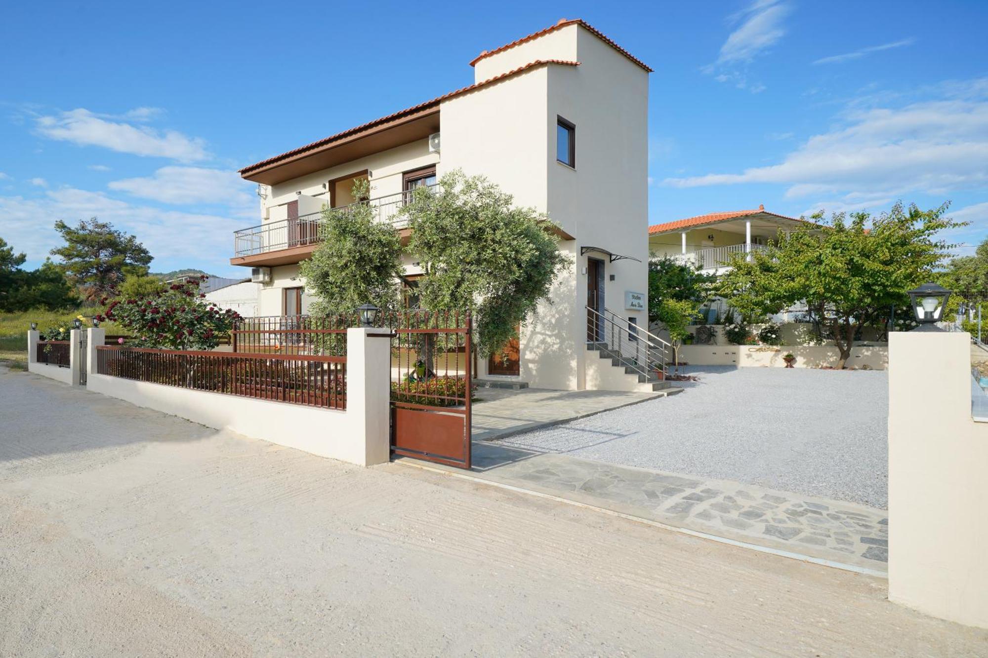 Maria Dina Apartments 1 Potos Dış mekan fotoğraf